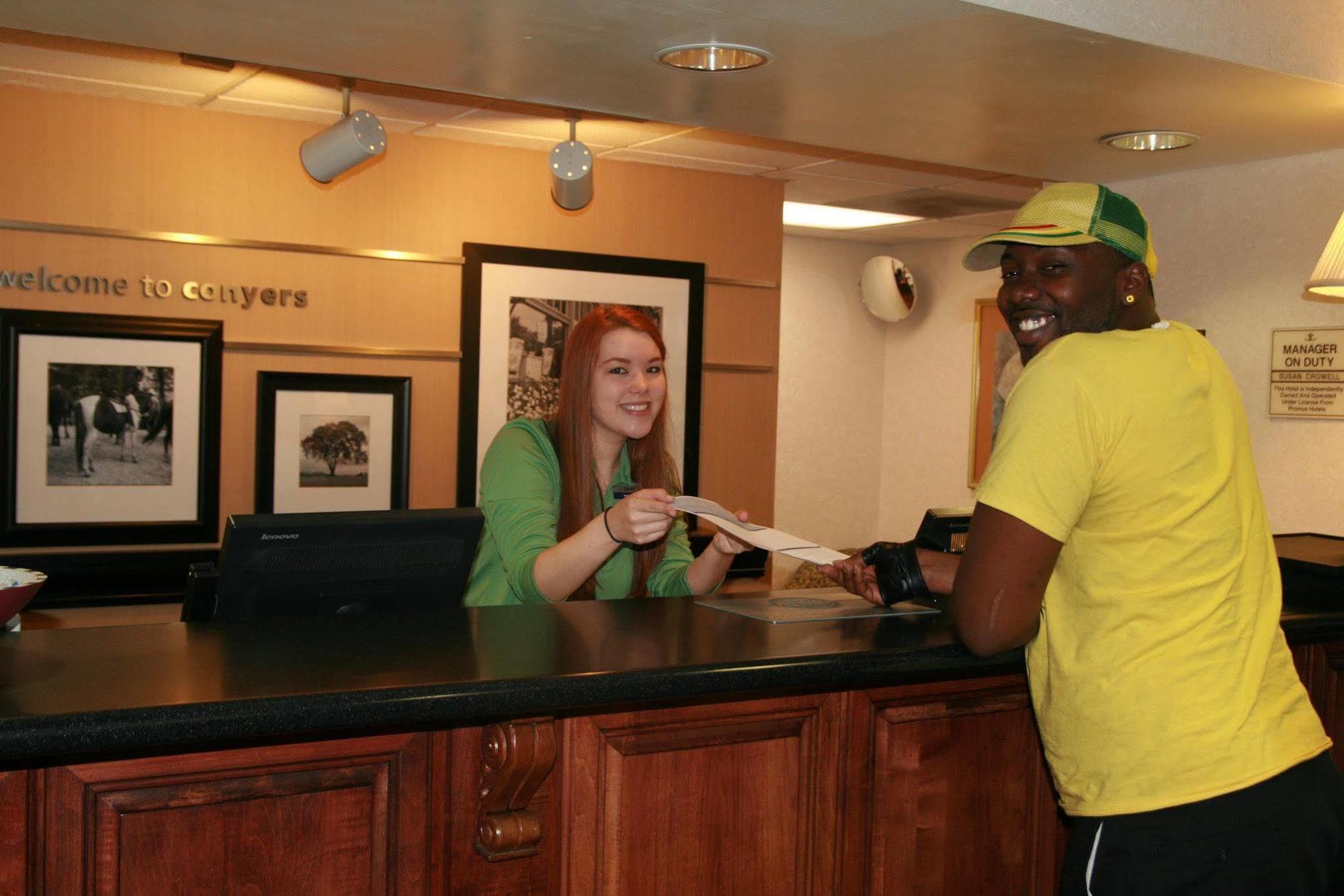 Hampton Inn Conyers Kültér fotó